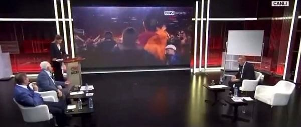 Icardi ile Simge’nin aşk ihtimali CNN Türk’teki programa da konu oldu.