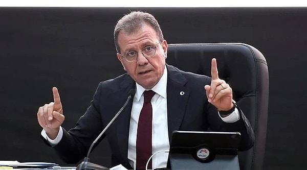 Cumhurbaşkanı Recep Tayyip Erdoğan’ın, belediyelerin SGK borçlarını tahsil için harekete geçileceğini açıklaması sonrasında ilk haciz haberi geldi. CHP’li Mersin Büyükşehir Belediye Başkanı Vahap Seçer, belediye hesaplarına haciz işletimi başlatıldığını duyurdu.