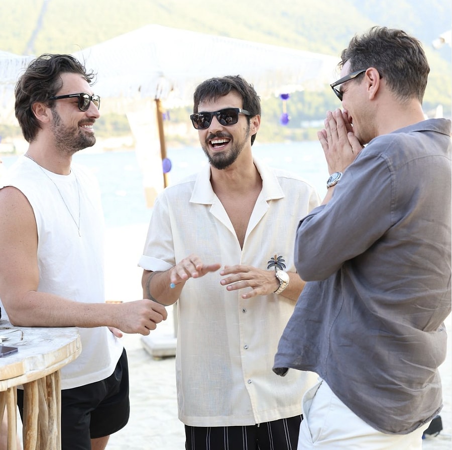 Bodrum'da Alp Navruz ve Selahattin Paşalı ile Buluşan Mert Yazıcıoğlu ...