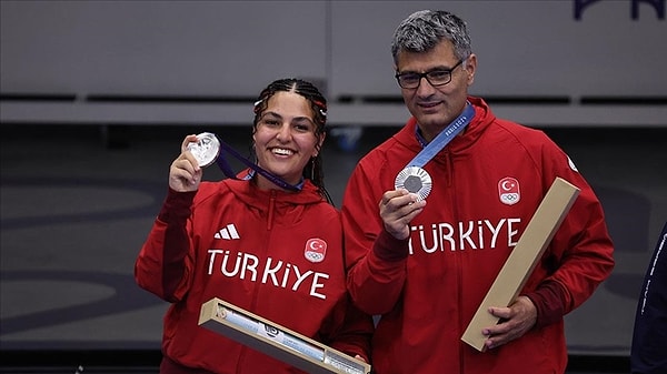 Turkish shooters Yusuf Dikeç - Şevval İlayda Tarhan, faced off against Damir Mikec and Zorana Arunovic from Serbia in the final of the 10-meter air pistol mixed category.