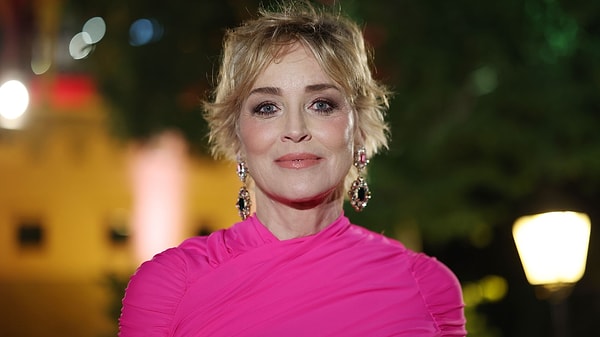 Altın Küre Ödülleri Uluslararası İkon Ödülü gecesi için Bodrum'a gelen ünlü oyuncu Sharon Stone, kaldığı otelde geçirdiği kazayı hayranlarına anlattı.