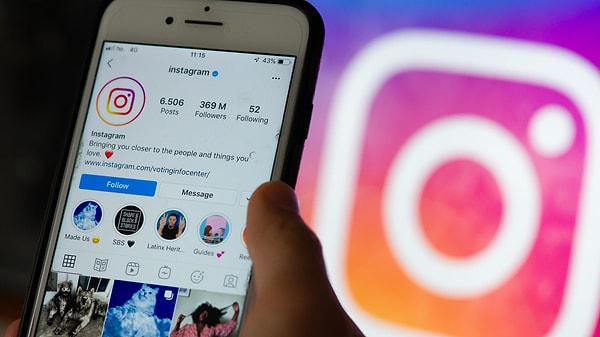 Instagram'ın kapatılmasına tepki gösteren Barolar Birliği, “Instagram’ın kapatılması ölçüsüz bir tedbirdir." açıklamasında bulunurken muhalefet partilerinden de tepkiler yükseldi.