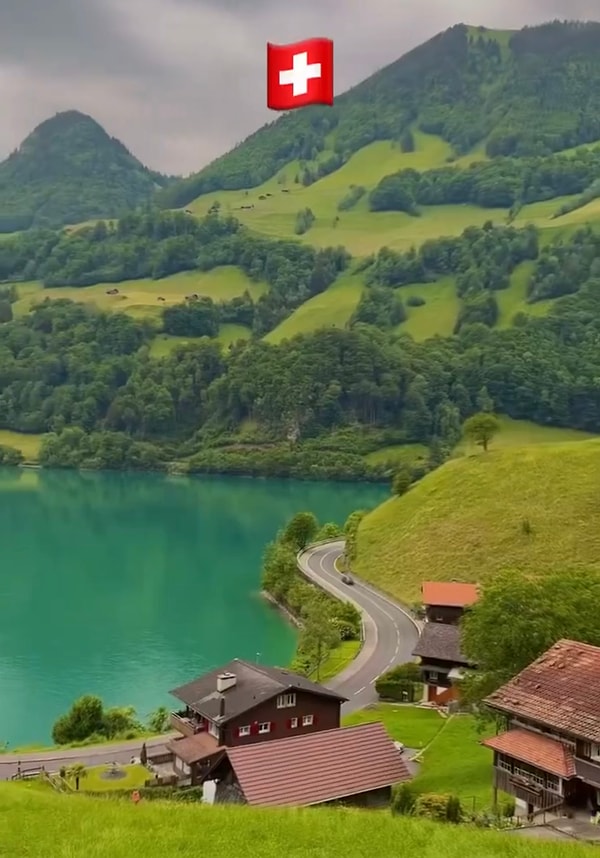 Aslında İsviçre yerine Karadeniz, Karadeniz yerine İsviçre yazılsa dahi anlaşılamayacak benzerlikler vardı.