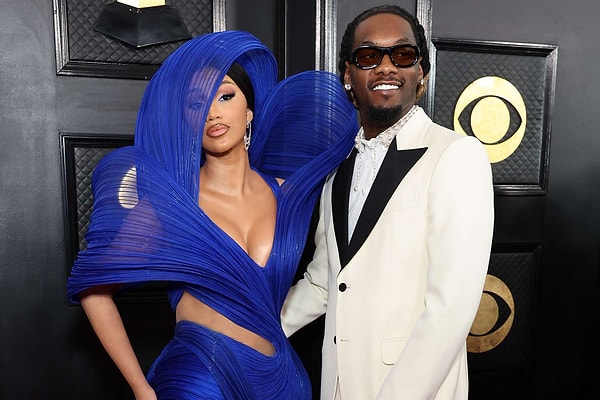 Cardi B. ve Offset, 2017 yılında hayatlarını birleştirme kararı alıp evlenmişti. Çift, evlendiklerinden beri inişli çıkışlı bir ilişki yaşamış ve bu toksik dinamik zaman zaman magazine de yansımıştı.