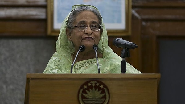 Pakistan’da hükümet başkanı Şeyh Hasina Vecid, kamuya alımlarında değişiklik yapacak yasa tasarını onaylaması sonrasında ülke genelinde özellikle öğrencilerin katılımıyla protestolar başlamıştı.