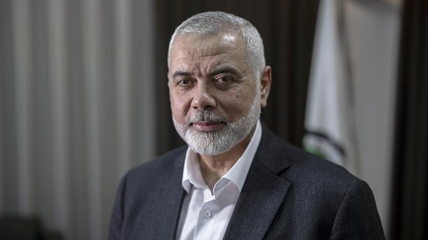 Hamas’ın siyasi lideri İsmail Haniye, İran’a ziyareti sırasında kaldığı otel odasında nereden ateşlendiği belli olmayan füze isabeti sonrasında korumasıyla birlikte feci şekilde öldürülmüştü.