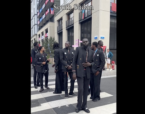 Her bir ülkenin birbirinden farklı kıyafetleri bir araya gelince ortaya renki bir görüntü çıktı.