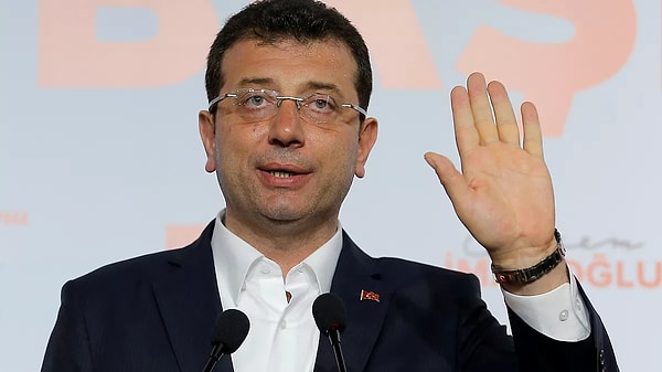 "Türkiye Cumhuriyeti Devleti’nin bayrağına ve Cumhurbaşkanı’na hakaret eden bu açıklamanızı size aynen iade ediyorum.  Demokrasiyi ve hukuku, elinde on binlerce çocuğun kanı olan birilerinden öğrenecek değiliz. Evet, her şey çok güzel olacak. Filistin özgür olduğu zaman."