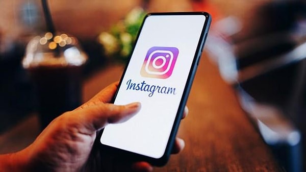 2 Ağustos Cuma günü saat 03.00 civarında BTK kararı ile Instagram'a erişim engeli getirildi. Yasağın ardından milyonlar, engelin sebebini araştırmaya başladı. Tabii Instagram'ın ne zaman açılacağı da merak konusuydu.