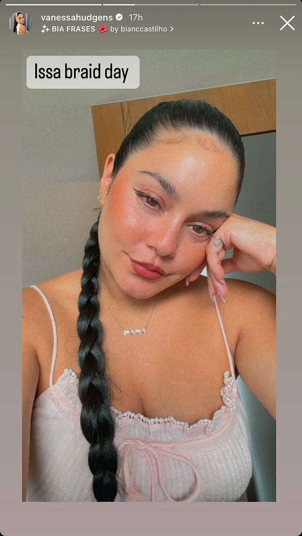 Yeni anne Vanessa Hudgens selfie paylaştı.