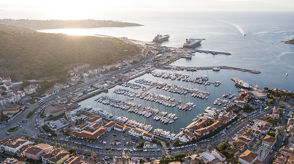 10. Çeşme Marina