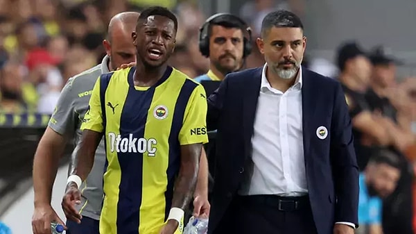 Fred'in sakatlığının ardından orta saha arayışlarında Fenerbahçe ibreyi Fiorentina'nın yıldızına çevirdi. Manchester United'da kiralık olarak forma giyen Faslı yıldız için Fenerbahçe'nin teklifi de belli oldu.