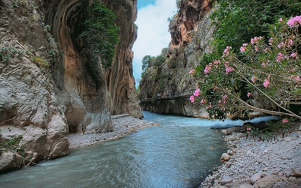 Ayrıca Fethiye'de yer alan Saklıkent Kanyonu'nu keşfetmeden dönmeyin!