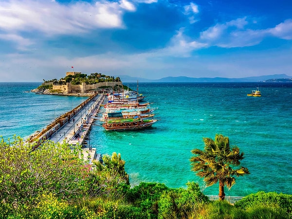 Son olarak, Kuşadası'nda deniz ve tarihin keyfini çıkarın.