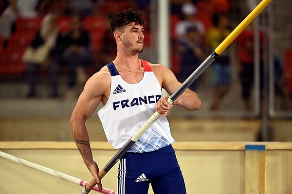 21-year-old French athlete Anthony Ammirati successfully completed two jumps at the Olympics.