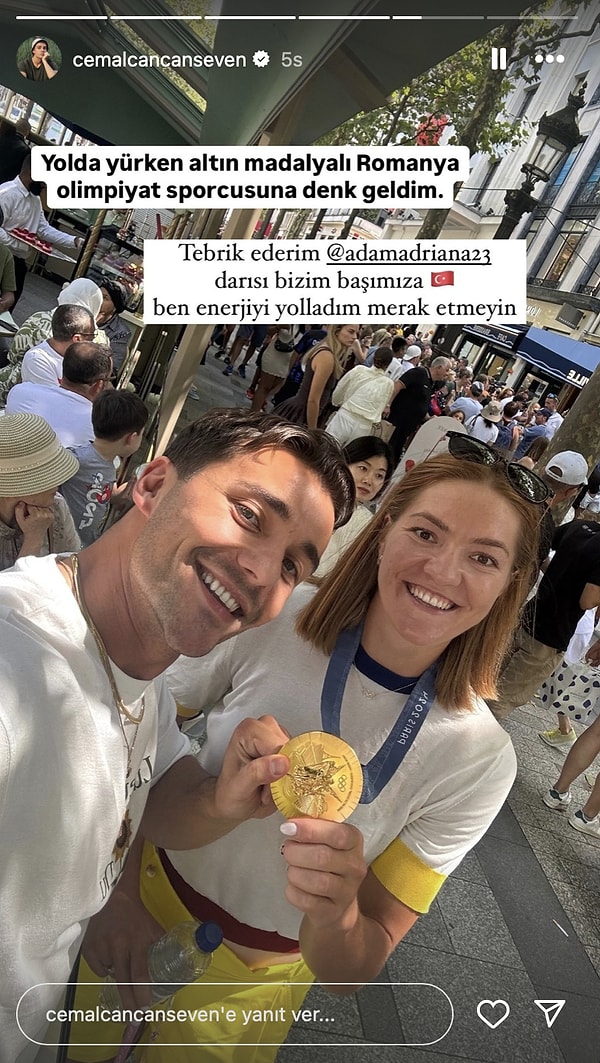 Olimpiyatları izlemeye giden Cemal Can Canseven, altın madalya alan sporcuyla selfie çekti.