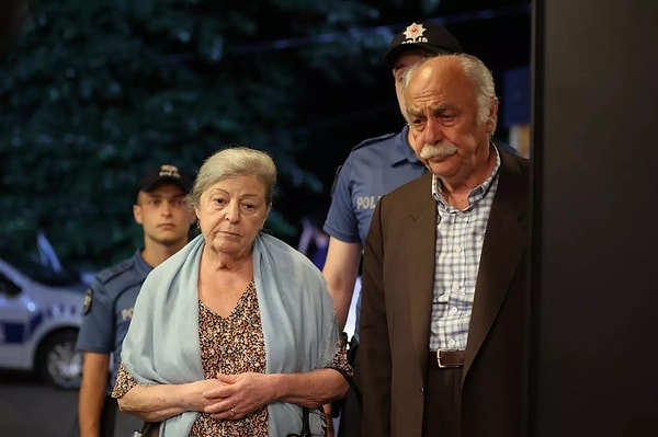 Bir süredir yoğun bakımda tedavi gören Devlet Tiyatrosu sanatçısı, tüm müdahalelere rağmen maalesef kurtarılamadı.