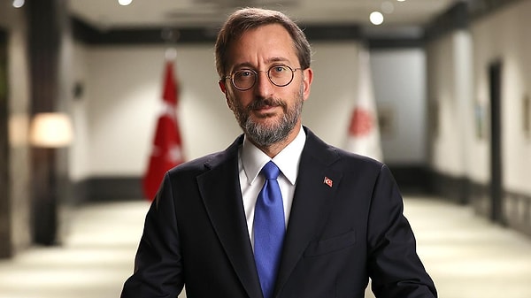 Cumhurbaşkanlığı İletişim Başkanı Fahrettin Altun, AK Parti İnsan Hakları Başkanlığı tarafından düzenlenen İnsan Hakları Eğitim Programı'nda bir sunum gerçekleştirdi.