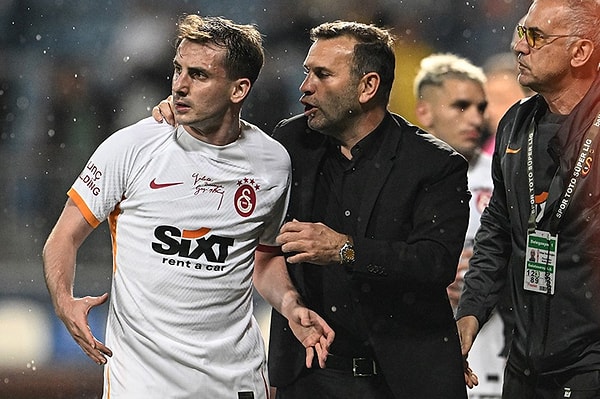 Okan Buruk, devre arasında Kerem ile birlikte Mertens'i de oyundan çıkarmış maç sonu Mertens'in eleştirilerine hedef olmuştu. Buruk, bu iki isimin oyundan çıkarılması gerekçesiyle basın tarafından da eleştiriliyor.