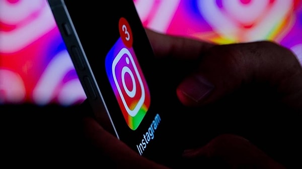 Bilgi Teknolojileri ve İletişim Kurumu'nun (BTK), katalog suçlara aykırı hareket ettiği gerekçesiyle 2 Ağustos'ta erişim engeli kararı aldığı Instagram son dönemin gündem konusu olurken, Kurtlar Vadisi'ndeki sosyal medya yasaklamalarıyla ilgili sahne yıllar sonra sosyal medyada paylaşım rekoru kırdı.