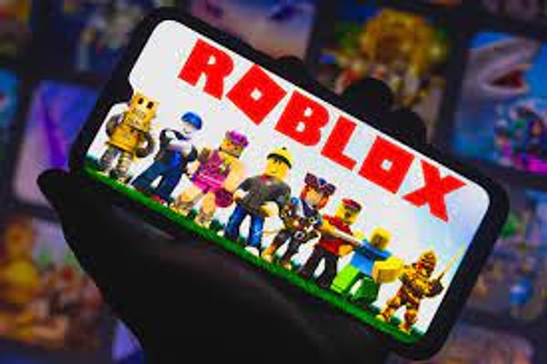 Öte yandan bazı kullanıcılar, Roblox’un kapatılmasının yerine sıkı denetimlerin uygulanmasının daha etkili bir çözüm olacağını düşünüyor.