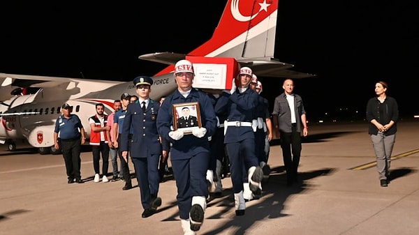 Irak'ın kuzeyinde Pençe-Kilit Operasyonu bölgesinde arama-tarama faaliyeti sırasında açılan taciz ateşi sonucunda şehit olan Piyade Astsubay Çavuş Habip Murat Alp'in annesi Bahriye Kaygusuz (58), oğlunun acısına dayanamayarak kalp krizi geçirdi.