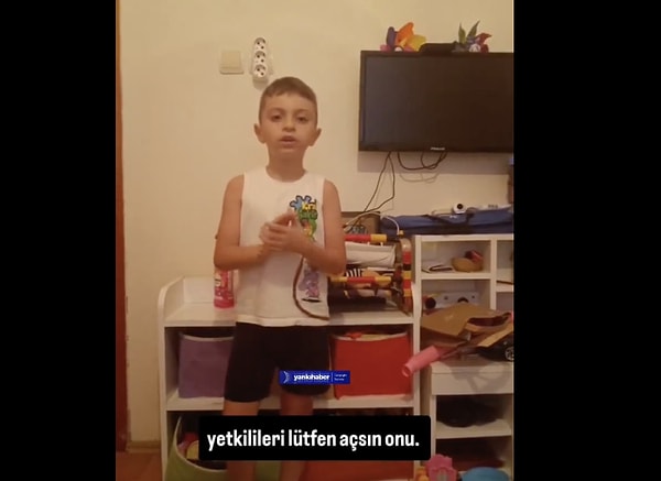 Öğretmenlerinin sınıfta yaptığı yarışmadaki performansının ardından ""Ama yine iyi ilerledim." sözleriyle fenomen haline gelen minik Poyraz da duruma isyan ettiği bir video paylaştı.