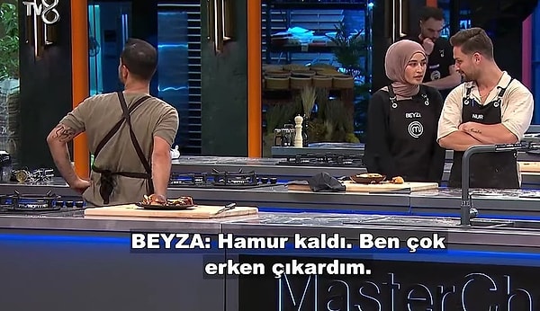 Özellikle Onur'un Beyza'ya olan bakışları izleyicilere "Yaz dizisi yok, sizi izliyoruz" yorumları attırırken, ikili arasındaki bu tatlı etkileşim yarışmanın ana gündemi olmuş durumda.