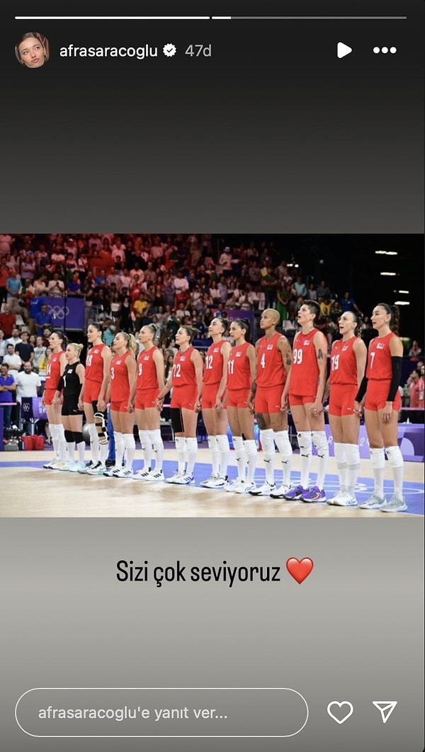 Afra Saraçoğlu 👇🏻