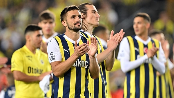 Fenerbahçe, 99 puan almasına rağmen ipi 102 puan alan Galatasaray göğüslemiş; Fenerbahçe'nin aldığı puan da son yılların rekorları arasına girmişti.