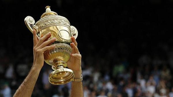 28. Hangi ünlü tenisçi, 2021 Wimbledon şampiyonudur?