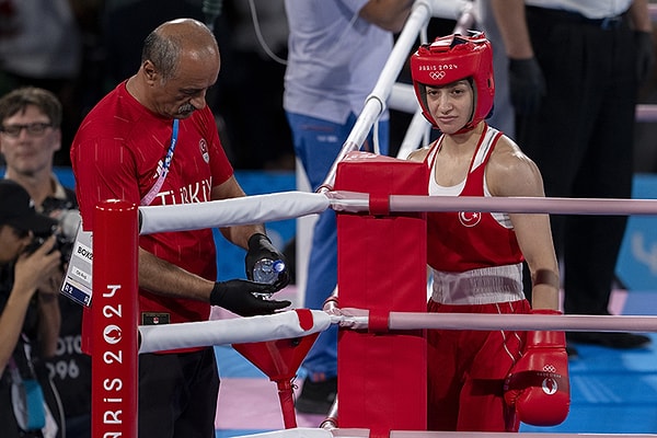 Tokyo 2020'nin olimpiyat ikincisi olan 28 yaşındaki sporcumuz Çinli Yu Wu'ya 4-1 yenilerek bu olimpiyatta da gümüş madalya elde etti.