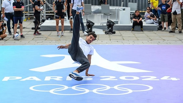 Break dansın karate yerine olimpiyat oyunlarına dahil edilmesi, olimpiyat ruhuna uygun bulunmadı. Tokyo 2020'de Türkiye, karatede 4 madalya kazanmıştı. (1 gümüş, 3 bronz)