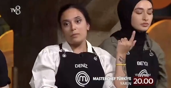 Kırmızı takımdan Zeynep, Deniz için "Saçma sapan konuşmaları var çok sıkıldım artık" deyip Ayşe'yi tuttu.