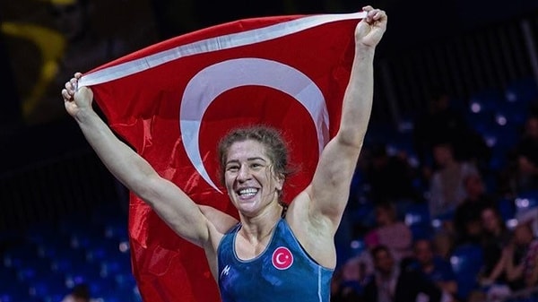 Paris 2024 Olimpiyat Oyunları kadınlar güreş 76 kg son 16 turunda Yasemin Adar Yiğit, çeyrek finale adını yazdırdı.