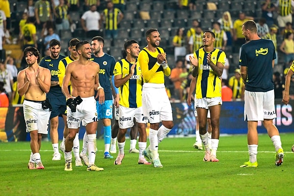 Fenerbahçe, Adana Demirspor galibiyetiyle (28 maç), Eylül 1973 - Mayıs 1974 arasından (28 maç) bu yana en uzun serisini yakalamış oldu. 50 sene sonra gelen seriyi bir adım ileri taşımak için Fenerbahçe'nin önündeki engel Göztepe maçı olacak.