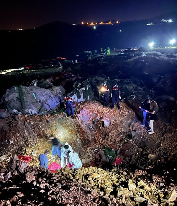 Kanunun yürürlüğe girmesinden bir süre sonra tüyleri diken diken eden bir olay yaşandı. Ankara’nın Altındağ ilçesindeki belediye barınağında hayvan katliamı yapıldığı iddiası ortaya atıldı. Ardından bölgeye gizlice giren vatandaşlar barınak bölgesinde hayvan mezarları buldu. Kimileri toprağın dışında kimileri çöp poşetleri içinde toprağa gömülü haldeydi...