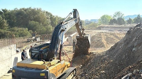 Arama çalışmalarından acı haber geldi: Ekipler, enkaz altında kalan 2 işçinin cansız bedenine ulaştı!