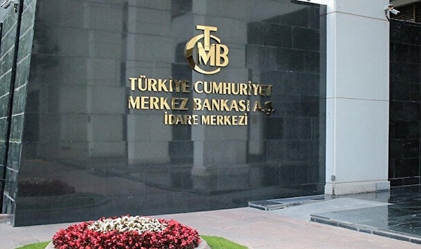 Ankara'dan kopsa da Merkez Bankası'nın Ankara'da bu vesile ile bir güvenli bölge yaratmak istediğini söyleyen Buzcugil, "Merkez Bankası’nın önemli birimlerinden belli sayıda çalışan olası bir deprem riski karşısında Ankara’dan hemen devreye girecek. Böylelikle Merkez Bankası’nın işlevi kesintisiz devam edecek." dedi.