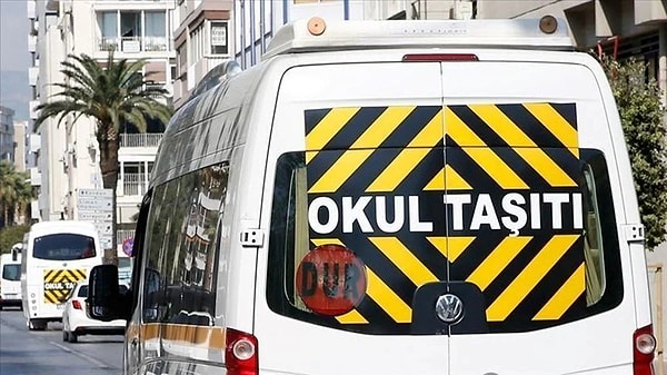 Birçok özel okul servis ücreti henüz netleşmedi. Ancak zincir bir özel okulda geçen sene yıllık 39 bin lira olan en kısa mesafe ücreti bu sene 71 bin liraya çıktı.