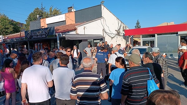 Olayın ardından kaçmak isteyen Arda K. polis ekiplerince yakalanarak etkisiz hale getirildi.