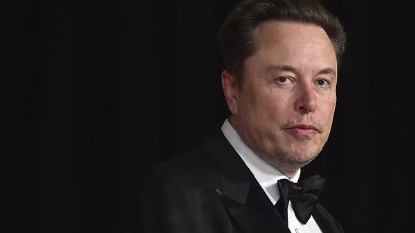 Trump, X platformunda 1 milyondan fazla kişinin katıldığı sohbet odasında Elon Musk'a bir röportaj verdi. ABD yerel saatiyle 20.00'de başlayacağı duyurulan röportajın yayınlandığı X'teki Space uygulaması mülakatın başlaması beklenen dakikalarda kilitlenince çok sayıda kullanıcı röportaja katılamadığı görüldü.