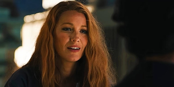 ABD gişelerinde 'Deadpool & Wolverine'in ardından iki numaraya oturan filmin bu başarısının arkasında ise Blake Lively gerçeği var. Zira kendisi oldukça popüler bir oyuncu. Bir diğer neden ise yazar Colleen Hoover'ın dünya çapında büyük bir üne sahip olması.