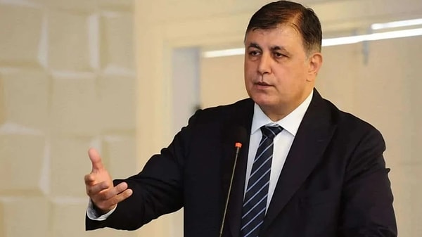 İzmir Büyükşehir Belediyesi’nin ağustos ayı meclis toplantısında MHP Grup Başkanvekili Bahadır Altınkeser, Merih Demiral’ın heykelinin İzmir'e dikilmesini önerdi. Öneri, oy birliğiyle kabul edilerek ilgili komisyona gönderildi.