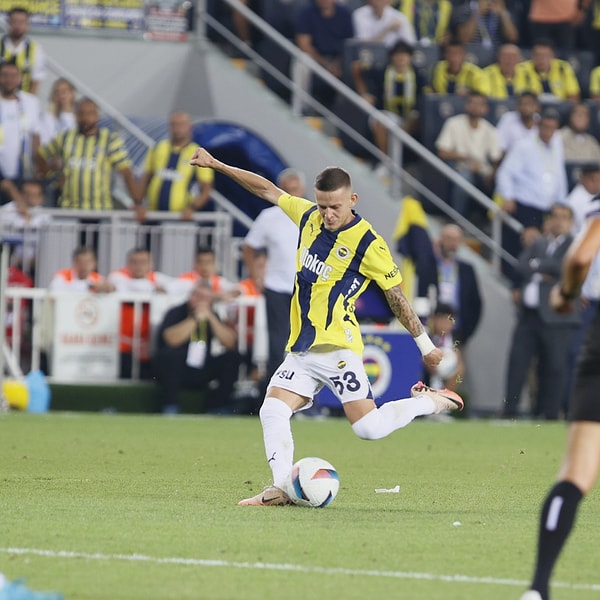 Mücadelenin normal süresi,  1-0 sarı-lacivertli temsilcimizin üstünlüğü ile tamamlandı.