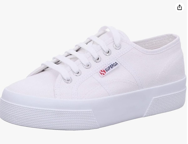 Superga 2740 PLATFORM Ayakkabı farklı renk seçenekleriyle günlük kombinlerinize uyum sağlarken platform tabanıyla da dönemin gözdesi.