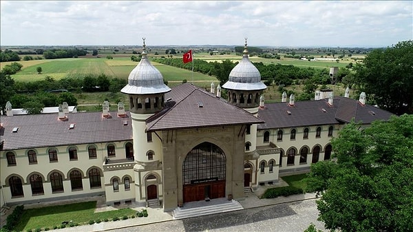 Trakya Üniversitesi Rektörlüğü'ne Prof. Dr. Mustafa Hatipler atandı.