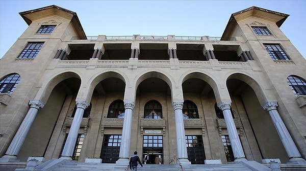 Gazi Üniversitesi Rektörlüğü'ne Prof. Dr. Uğur Ünal atandı.