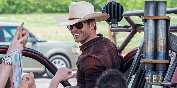 Kate, Oklahoma'da Powell'ın canlandırdığı fırtına avcısı Tyler'la karşılaşıyor. Film boyunca sosyal medya ünlüsü Tyler ile Kate arasındaki romantik gerilim tırmanıyor.