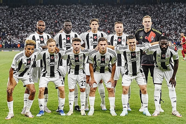 Kupa şampiyonu Beşiktaş ise Avrupa Ligi, Play Off'unda Lugano ile eşleşti. Fenerbahçe'ye elenerek buraya gelen Lugano bir önceki turda Partizan'ı eleyerek Beşiktaş'ın rakibi oldu.